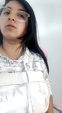 Snapshot of _Angelinaandrade_ chatting on February 5, 2025, 11:17 pm Angelinaandrade online show from February 5, 2025, 11:17 pm