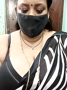 Snapshot of ashikaa_r chatting on November 24, 2025, 1:22 pm ashikaa r online show from November 24, 2025, 1:22 pm