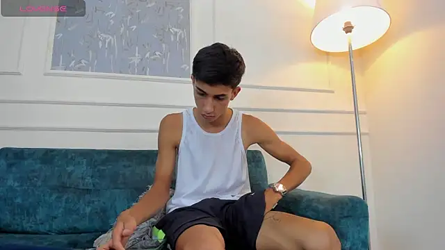 Snapshot of Lucian_Davi chatting on September 27, 2025, 3:56 am Lucian Davi online show from September 27, 2025, 3:56 am