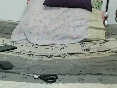 Snapshot of Cessylolla chatting on October 29, 2025, 6:56 am Cessylolla online show from October 29, 2025, 6:56 am