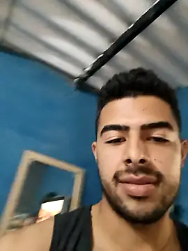 Snapshot of LuiMilan99 chatting on March 25, 2026, 3:44 pm LuiMilan99 online show from March 25, 2026, 3:44 pm