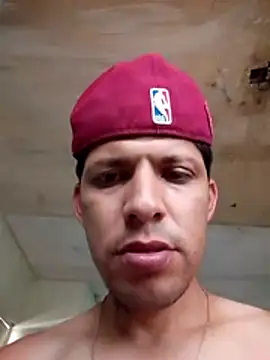 Snapshot of Alonsomadeira chatting on May 13, 2026, 3:08 pm Alonsomadeira online show from May 13, 2026, 3:08 pm