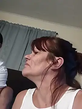 greeneyedamatuers online show from February 26, 2025, 7:02 am