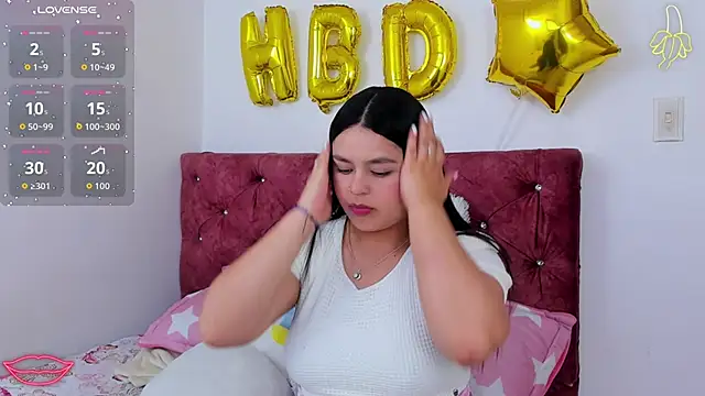 Snapshot of skyhotgirll chatting on March 28, 2026, 7:37 pm skyhotgirll online show from March 28, 2026, 7:37 pm