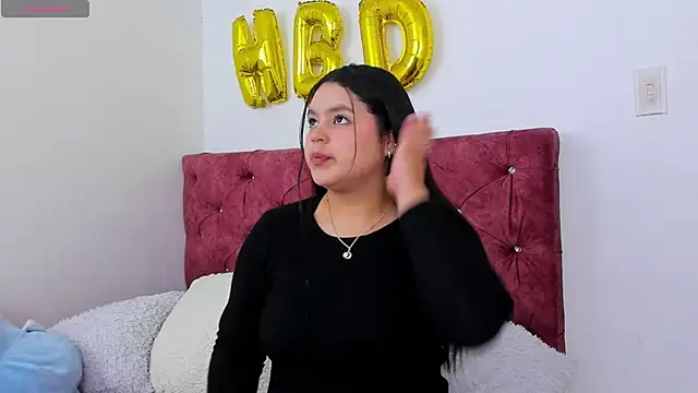 Snapshot of skyhotgirll chatting on April 10, 2026, 6:59 pm skyhotgirll online show from April 10, 2026, 6:59 pm