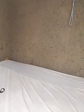 Snapshot of pretty_prickle chatting on February 28, 2025, 9:04 am pretty prickle online show from February 28, 2025, 9:04 am