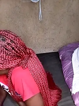 pretty prickle online show from December 1, 2025, 12:39 pm