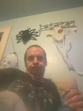 Snapshot of mcv131985 chatting on June 15, 2026, 10:09 pm mcv131985 online show from June 15, 2026, 10:09 pm