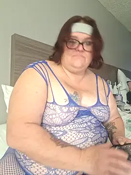 Snapshot of mcv131985 chatting on November 5, 2025, 6:44 pm mcv131985 online show from November 5, 2025, 6:44 pm