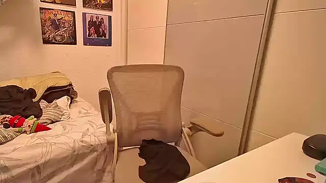 Marioo4k online show from December 15, 2025, 4:57 pm