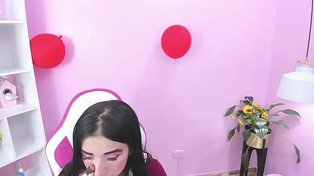 Snapshot of kaory_azumi chatting on February 20, 2025, 6:35 pm kaory azumi online show from February 20, 2025, 6:35 pm