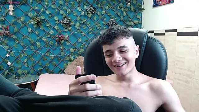 Waturox online show from November 15, 2025, 7:29 pm