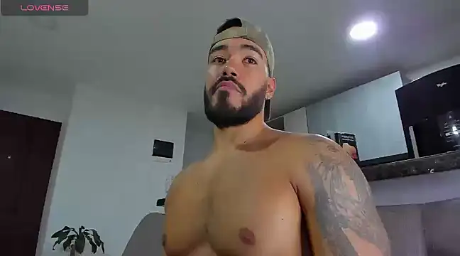 Snapshot of Alexander_Martines chatting on February 3, 2025, 2:14 am Alexander Martines online show from February 3, 2025, 2:14 am