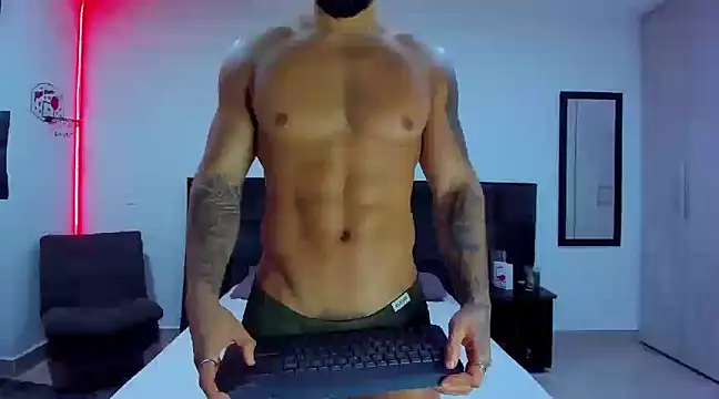 Snapshot of Alexander_Martines chatting on February 18, 2025, 4:15 am Alexander Martines online show from February 18, 2025, 4:15 am
