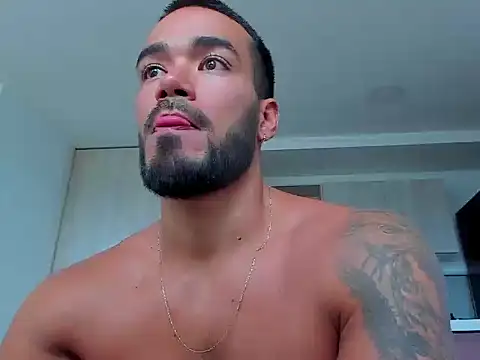 Snapshot of Alexander_Martines chatting on April 24, 2026, 9:17 pm Alexander Martines online show from April 24, 2026, 9:17 pm