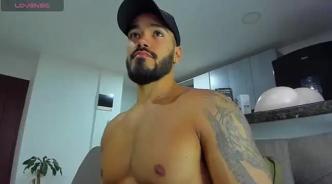 Snapshot of Alexander_Martines chatting on February 16, 2025, 10:55 pm Alexander Martines online show from February 16, 2025, 10:55 pm