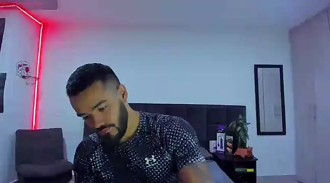 Snapshot of Alexander_Martines chatting on February 28, 2025, 11:23 pm Alexander Martines online show from February 28, 2025, 11:23 pm