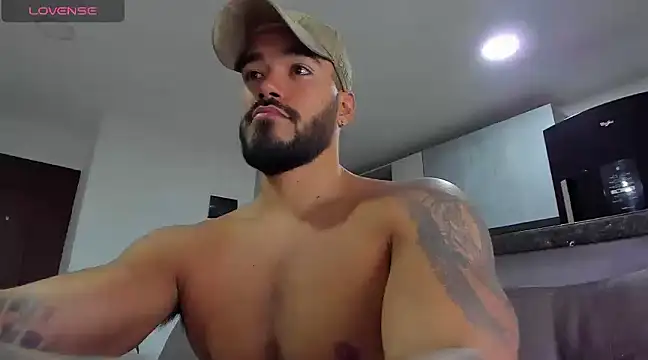 Snapshot of Alexander_Martines chatting on February 3, 2025, 10:54 pm Alexander Martines online show from February 3, 2025, 10:54 pm