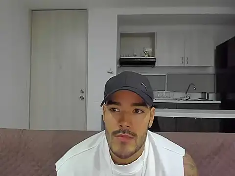 Snapshot of Alexander_Martines chatting on July 9, 2026, 12:22 am Alexander Martines online show from July 9, 2026, 12:22 am