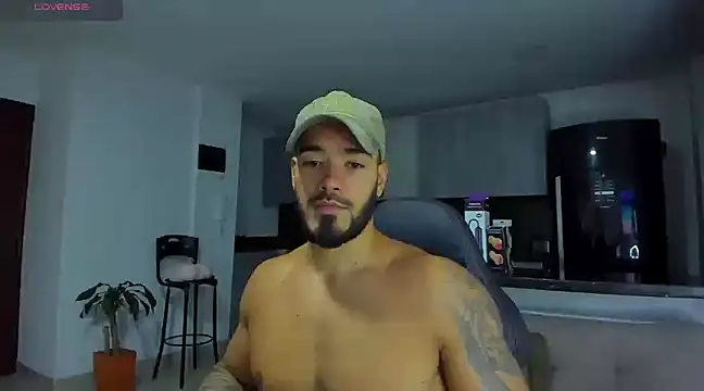 Snapshot of Alexander_Martines chatting on March 13, 2025, 12:27 am Alexander Martines online show from March 13, 2025, 12:27 am