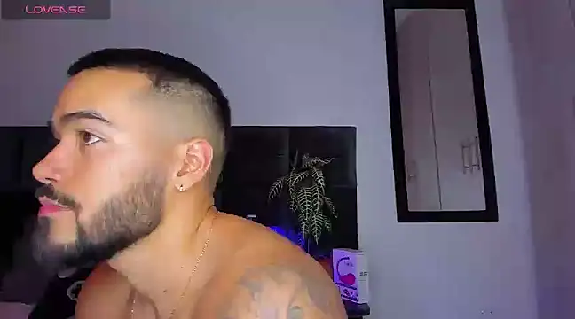 Snapshot of Alexander_Martines chatting on February 12, 2025, 4:12 am Alexander Martines online show from February 12, 2025, 4:12 am