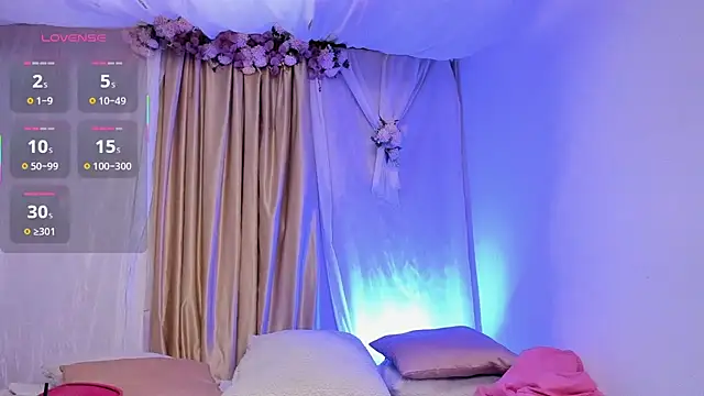 salomee star  online show from October 18, 2025, 8:22 pm