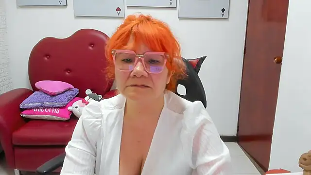 Salomeediaz  online show from April 22, 2026, 9:10 pm