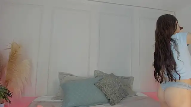 Snapshot of Mariapettit chatting on June 12, 2026, 4:43 am Mariapettit online show from June 12, 2026, 4:43 am
