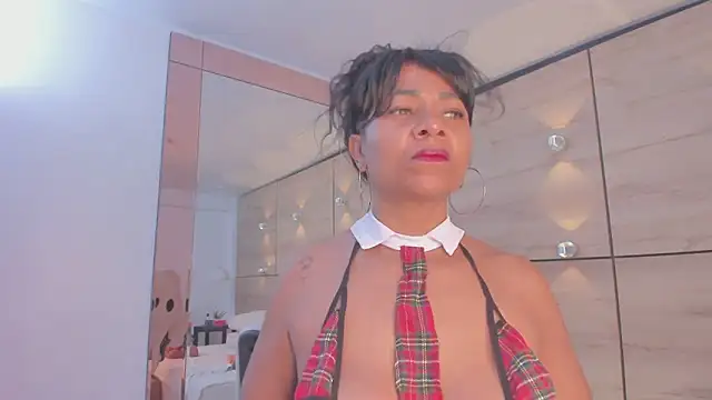 martina touss online show from October 20, 2025, 11:44 am