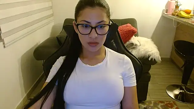 Charlotte cute18 online show from February 9, 2026, 11:58 pm