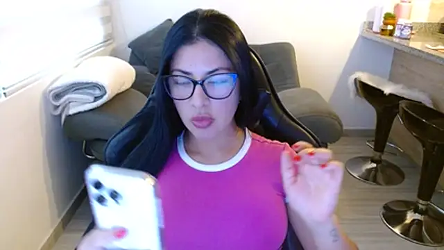 Snapshot of Charlotte_cute18 chatting on July 9, 2026, 10:53 pm Charlotte cute18 online show from July 9, 2026, 10:53 pm