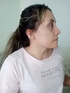 Snapshot of Isabel23zr chatting on January 9, 2025, 8:22 pm Isabel23zr online show from January 9, 2025, 8:22 pm