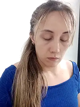 Snapshot of Isabel23zr chatting on December 30, 2024, 10:12 pm Isabel23zr online show from December 30, 2024, 10:12 pm