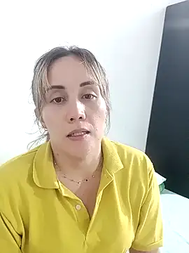 Snapshot of Isabel23zr chatting on January 7, 2025, 1:38 am Isabel23zr online show from January 7, 2025, 1:38 am