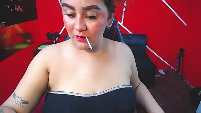 loly bigbooty4u online show from February 12, 2026, 7:19 am