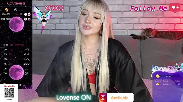 Snapshot of Eva_Evile chatting on February 16, 2025, 2:32 pm Eva Evile online show from February 16, 2025, 2:32 pm