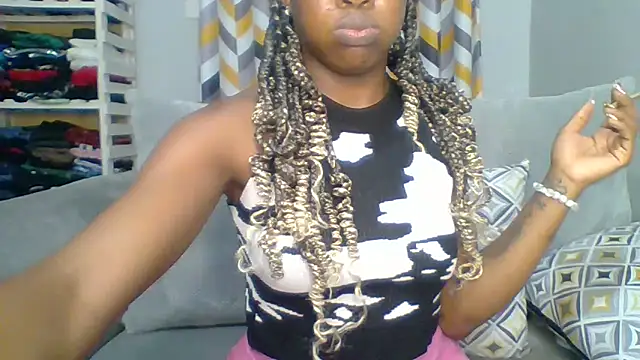 Petite 254 online show from October 31, 2025, 12:46 pm