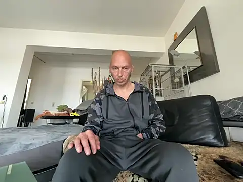 Germankink online show from May 10, 2026, 9:35 am
