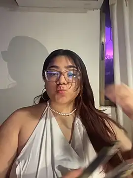 Snapshot of KathyGonzalez chatting on November 16, 2025, 11:04 am KathyGonzalez online show from November 16, 2025, 11:04 am