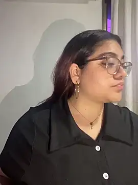 Snapshot of KathyGonzalez chatting on November 11, 2025, 11:05 am KathyGonzalez online show from November 11, 2025, 11:05 am