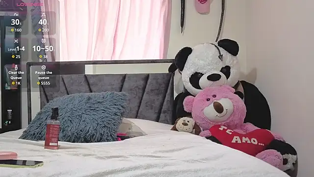 Hotsamantamature online show from October 20, 2025, 9:26 pm