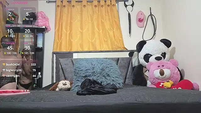 Hotsamantamature online show from September 18, 2025, 10:35 pm