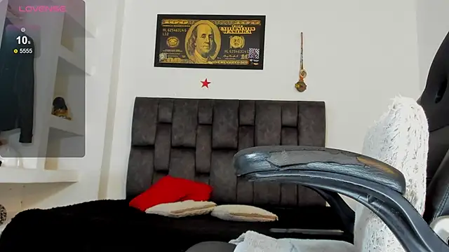 MattRodriguez9 online show from September 24, 2025, 10:55 am