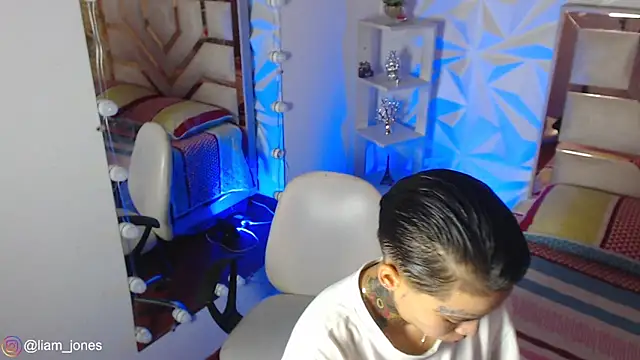 Jonesliam23 online show from April 8, 2026, 7:26 pm