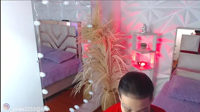 Snapshot of Jonesliam23 chatting on October 18, 2025, 7:16 pm Jonesliam23 online show from October 18, 2025, 7:16 pm