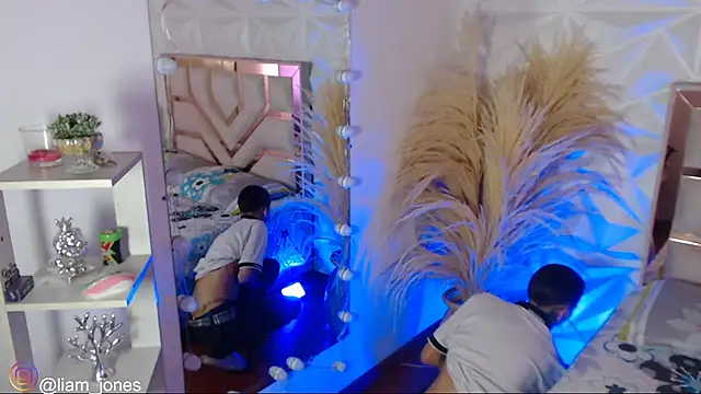 Jonesliam23 online show from March 12, 2026, 7:51 pm