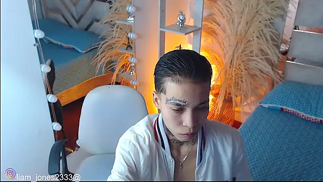 Snapshot of Jonesliam23 chatting on November 21, 2025, 7:24 pm Jonesliam23 online show from November 21, 2025, 7:24 pm