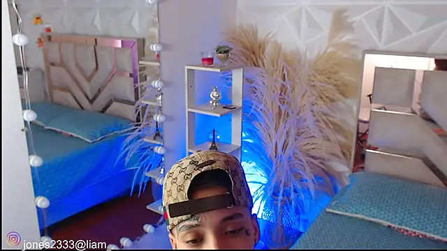 Snapshot of Jonesliam23 chatting on November 25, 2025, 7:36 pm Jonesliam23 online show from November 25, 2025, 7:36 pm