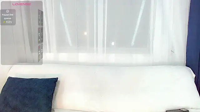 laura sweett120 online show from May 27, 2026, 5:59 am