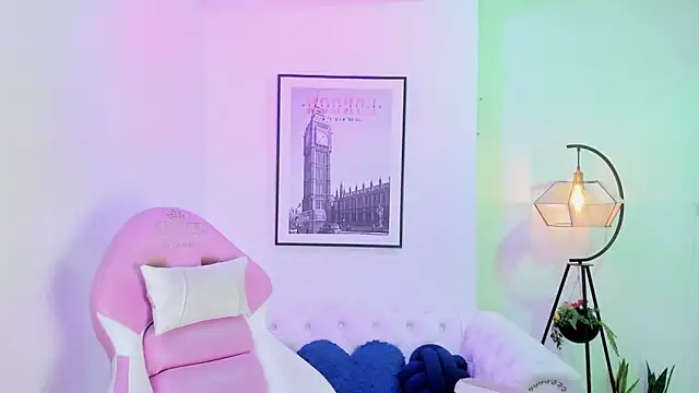 Snapshot of Tamara_slimx chatting on March 9, 2025, 3:54 am Tamara slimx online show from March 9, 2025, 3:54 am